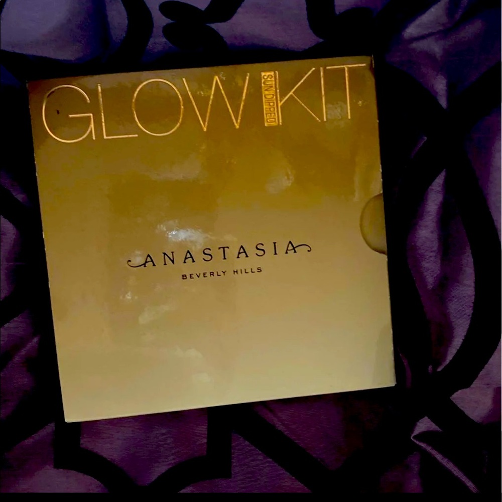 Anastasia glow kit